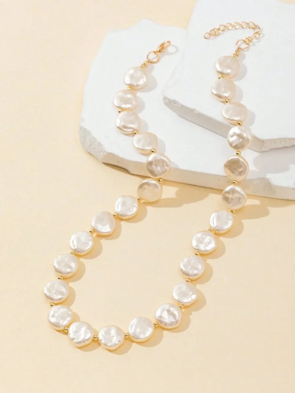 Beige Elegant Women's Asymmetrical Pearl Bead Decor Necklace